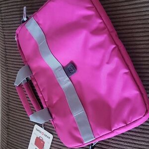 Swiss Gear by Wenger hot pink  Computer Laptop Bag /Carrying Case